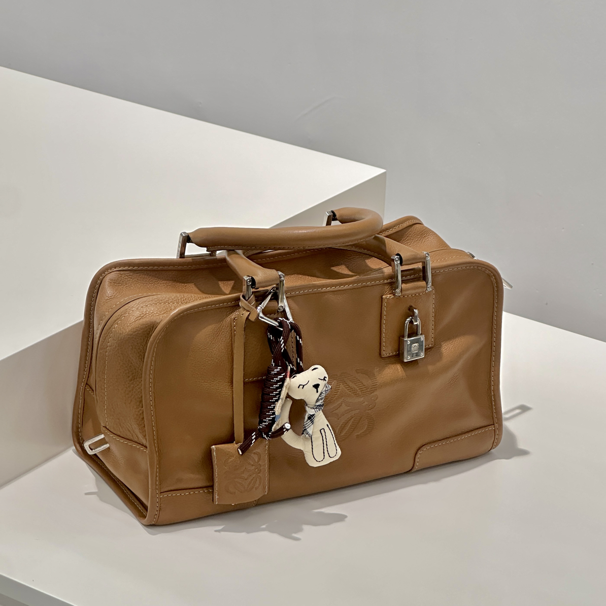 95新 LOEWE/罗意威 焦糖色波士顿手提包