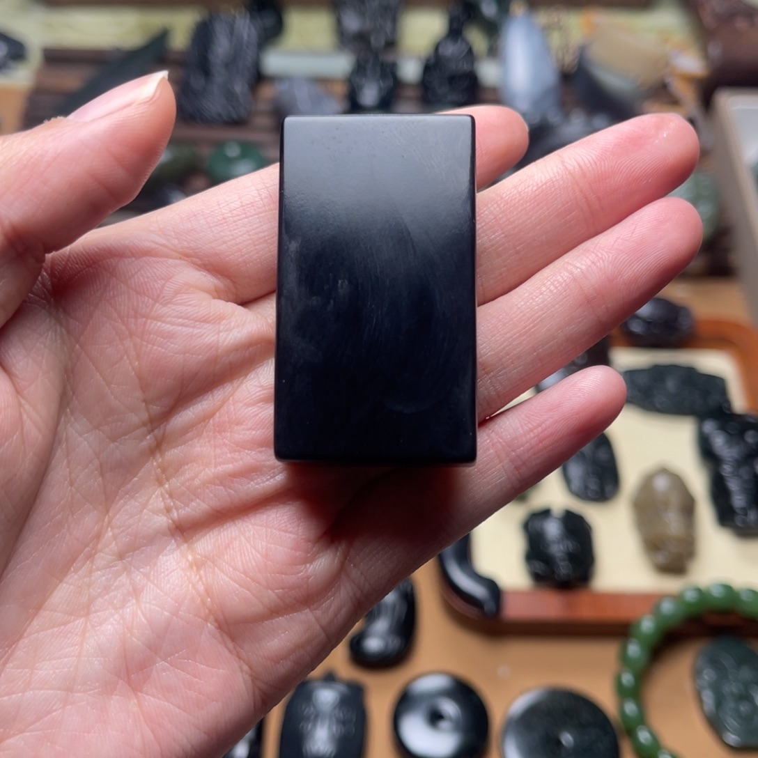 沃***发和田玉未镶嵌挂件