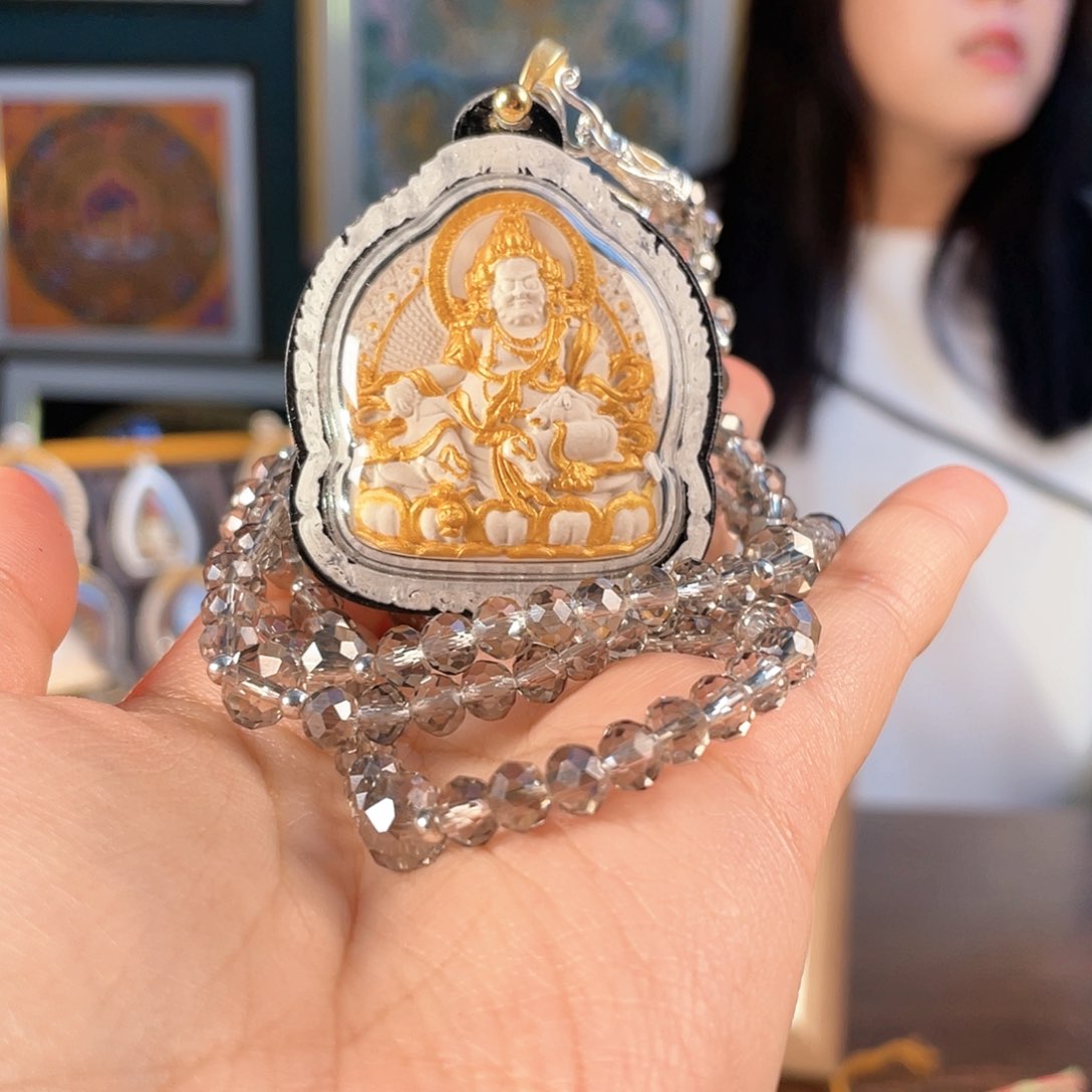 泥塑黄财擦擦亚克力外包有绳