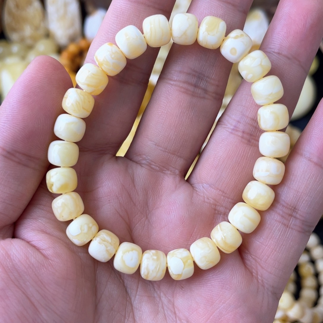琥珀手串未镶嵌8+俄料浓蜡瓷白虎皮精工老型（微瑕）