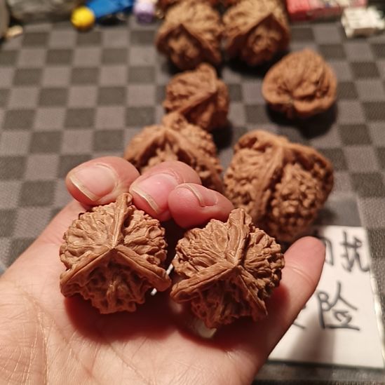 石***计盘山文玩核桃三棱子全品