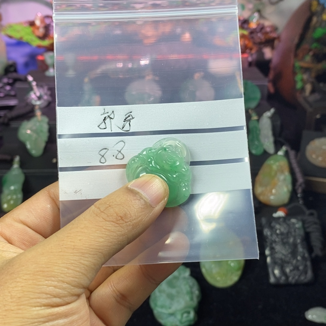 石英质玉（非洲翠）未镶嵌吊坠(不含链)