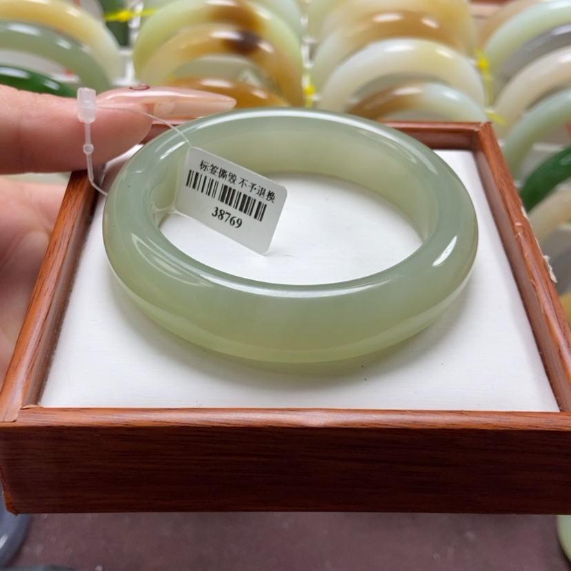 【闪购商品】和田玉手镯未镶嵌和田玉56