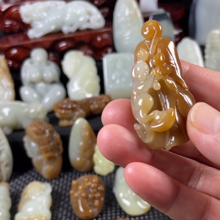 快***生和田玉（糖玉）未镶嵌挂件