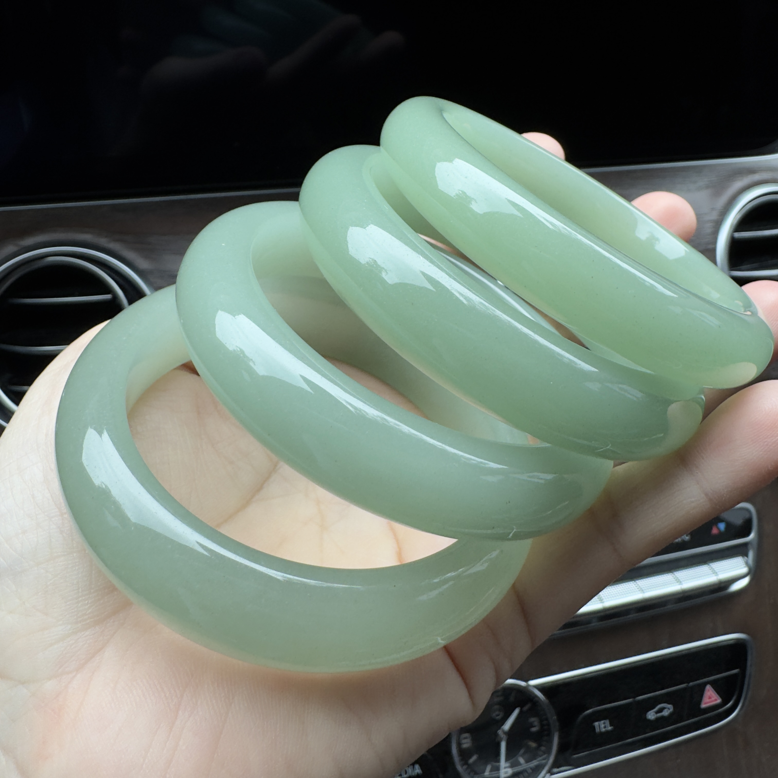 晴水绿色东陵玉手镯浅绿细料少女甜美平安镯女珠宝多样性拍一发一