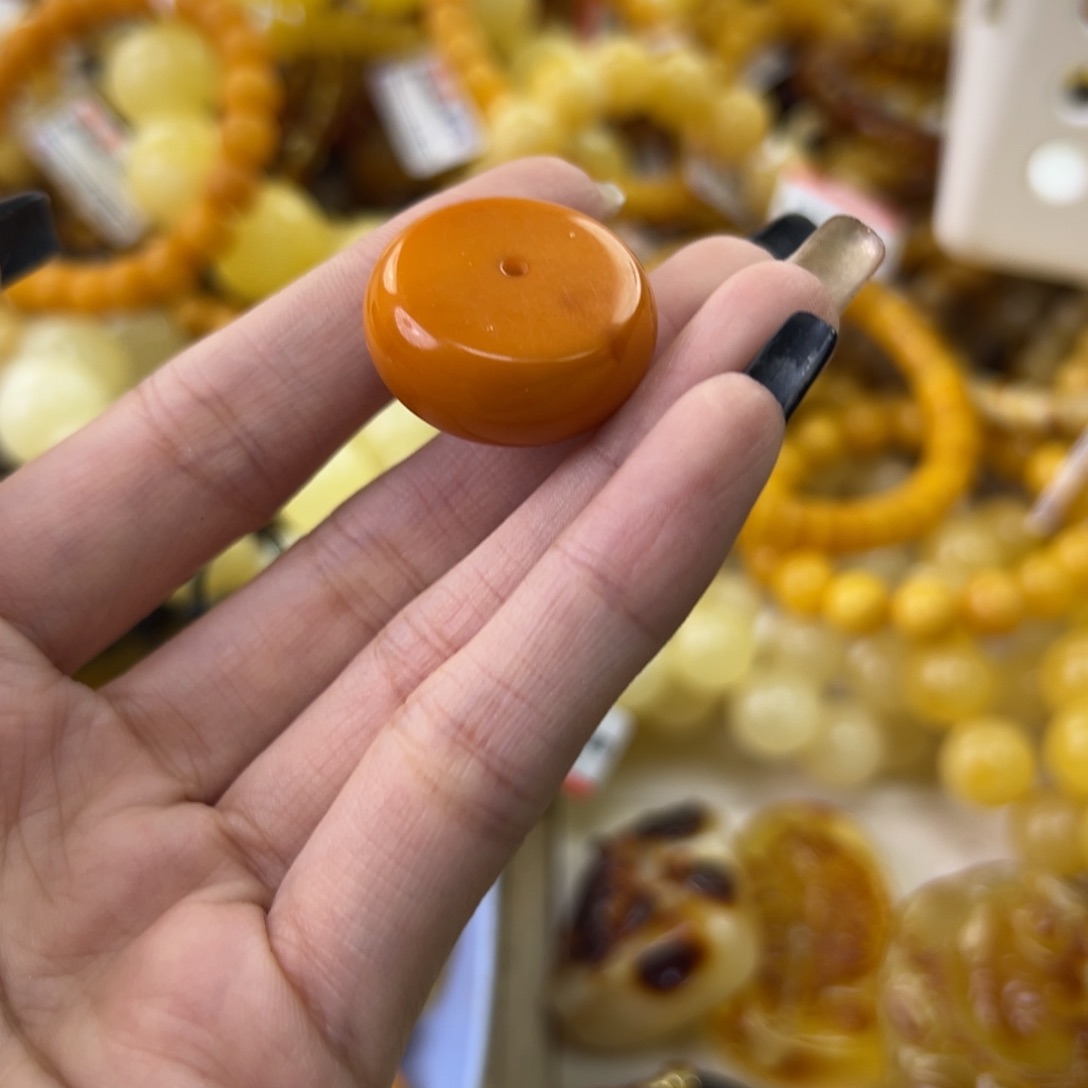 琥珀珠宝奇石未镶嵌
