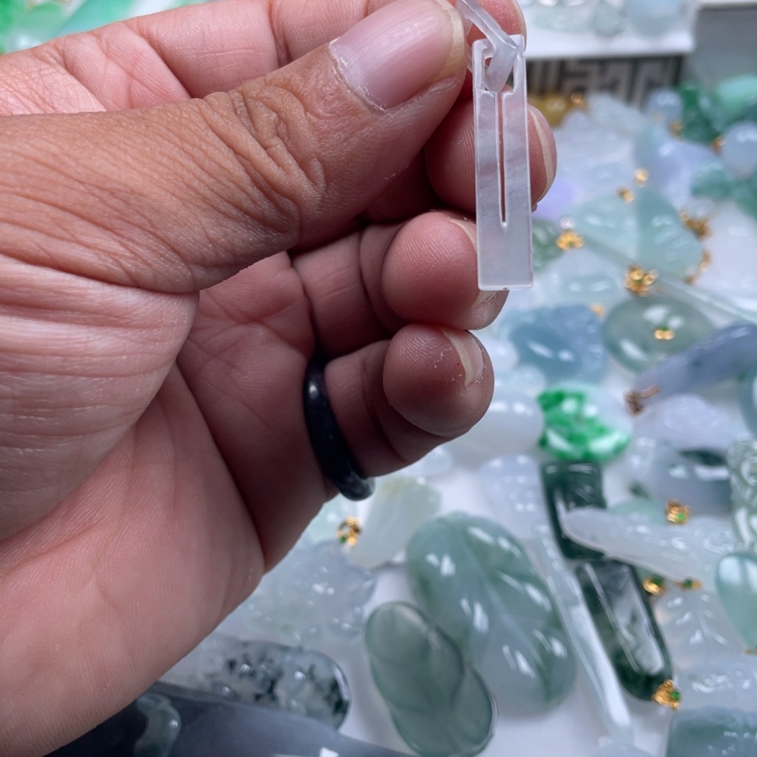 翡翠未镶嵌颈饰翡翠高冰吊坠