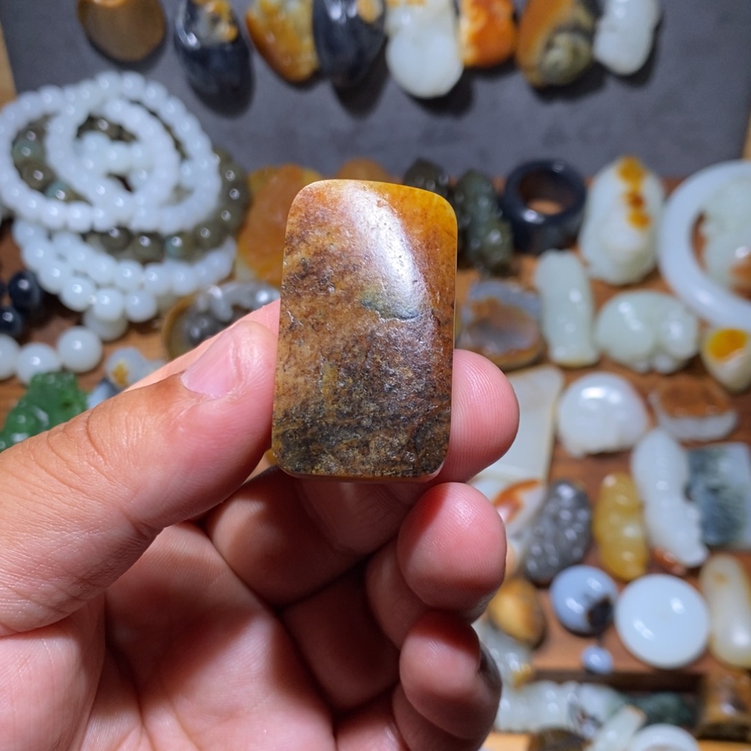 和田玉颈饰未镶嵌格***仔