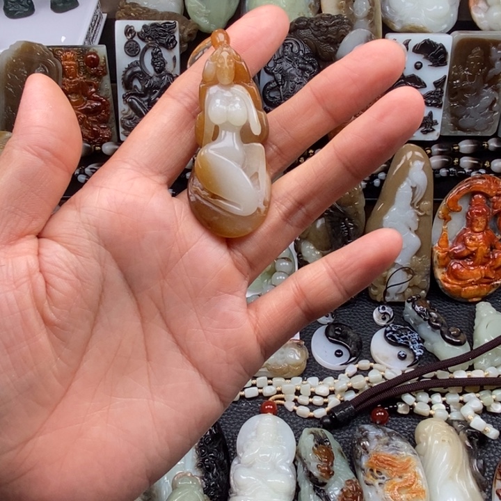 国***宝和田玉未镶嵌项链