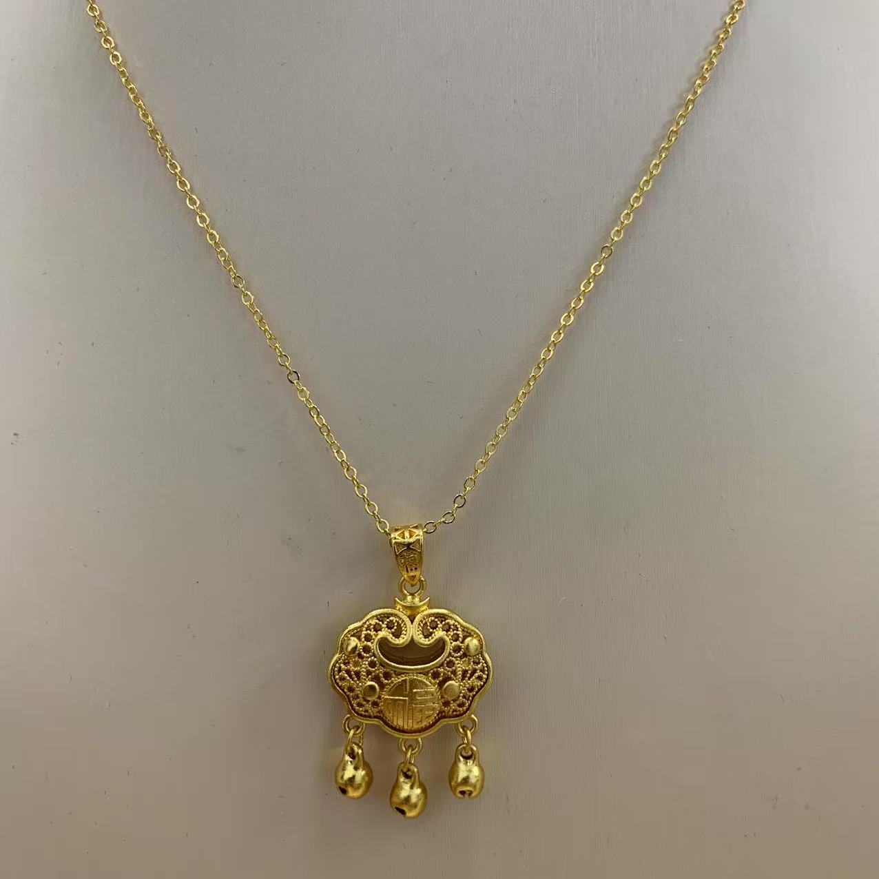 红哥高奢--平安铃v铛锁项链a04