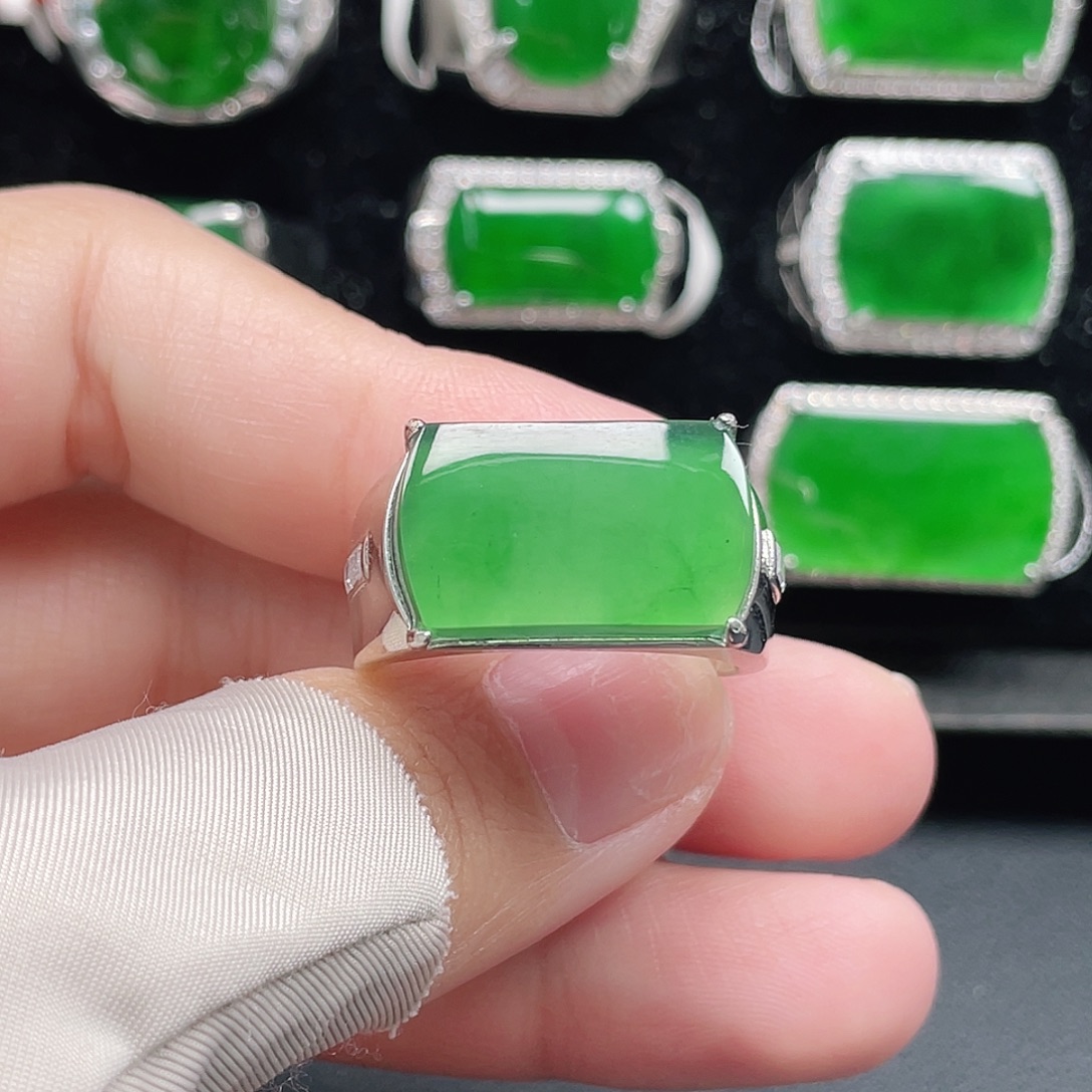 翡翠银S925镶嵌戒指天然A货翡翠没运费险3769