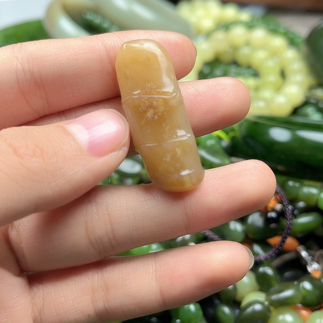 和田玉（糖玉）未镶嵌颈饰