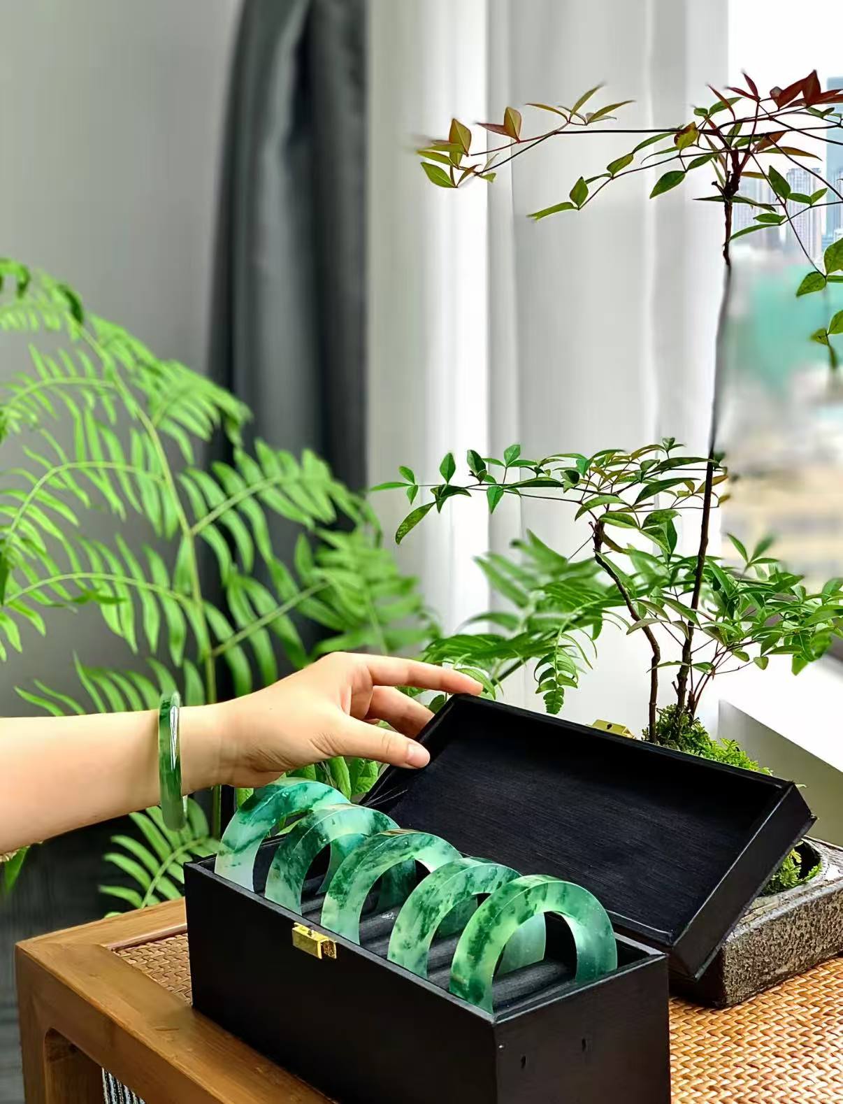  缅甸翡翠手镯冰透女士多样性发货【直播专属链接】