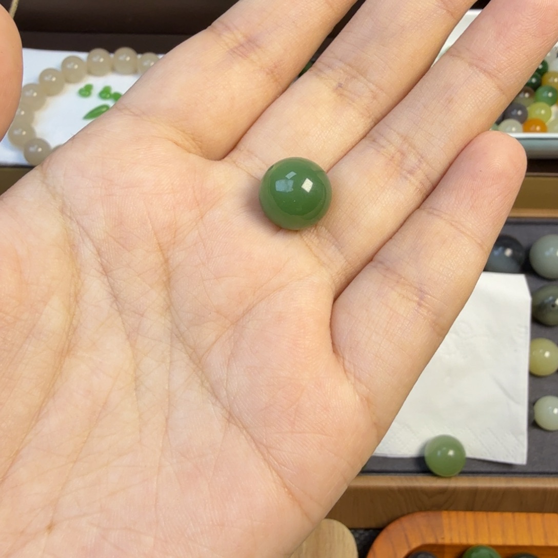 无***忧和田玉未镶嵌珠宝半成品卡12碧玉