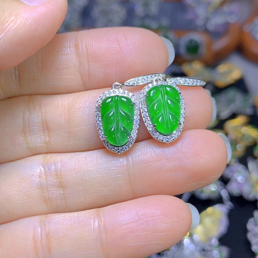 翡翠颈饰银S925镶嵌天然翡翠