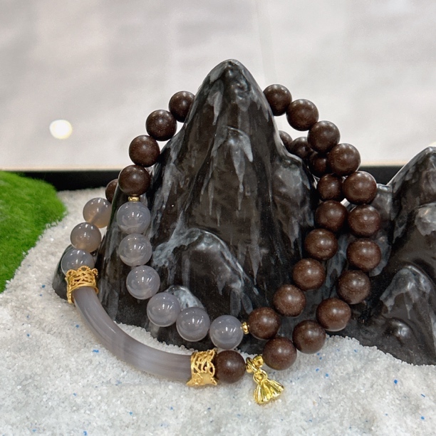 E002-合香珠半镯半链8mm（有礼盒）为手工搓制有划痕细孔介意者勿拍