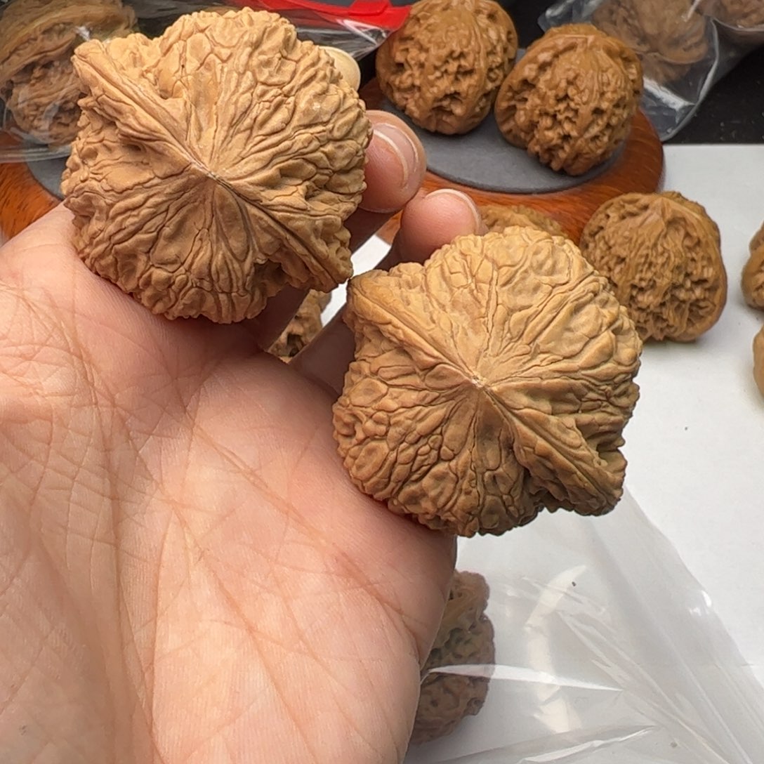 文玩核桃吊坠泥鳅背44全品