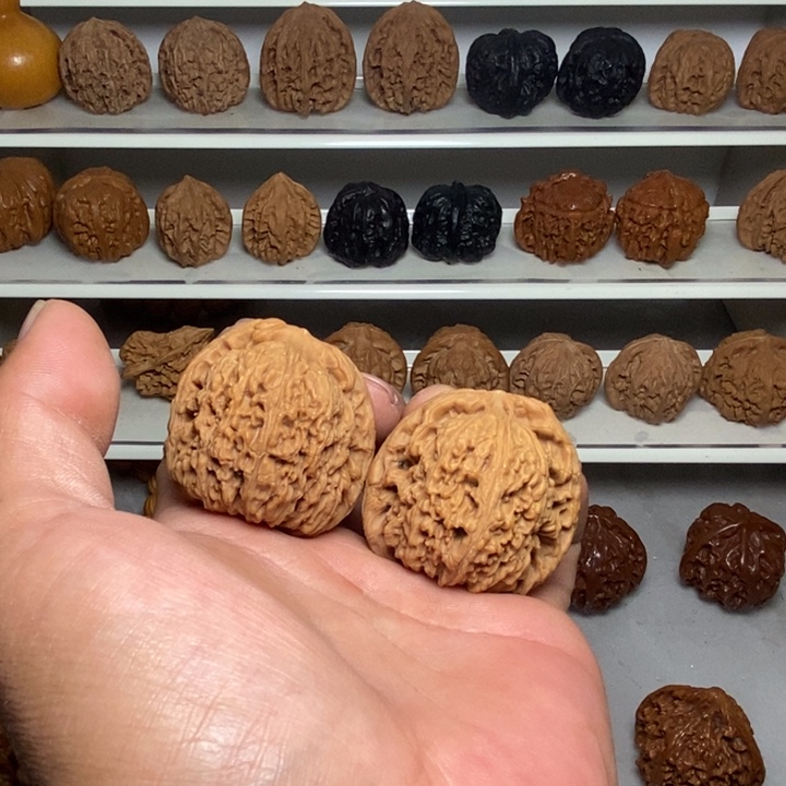 把件桃核南疆石核桃