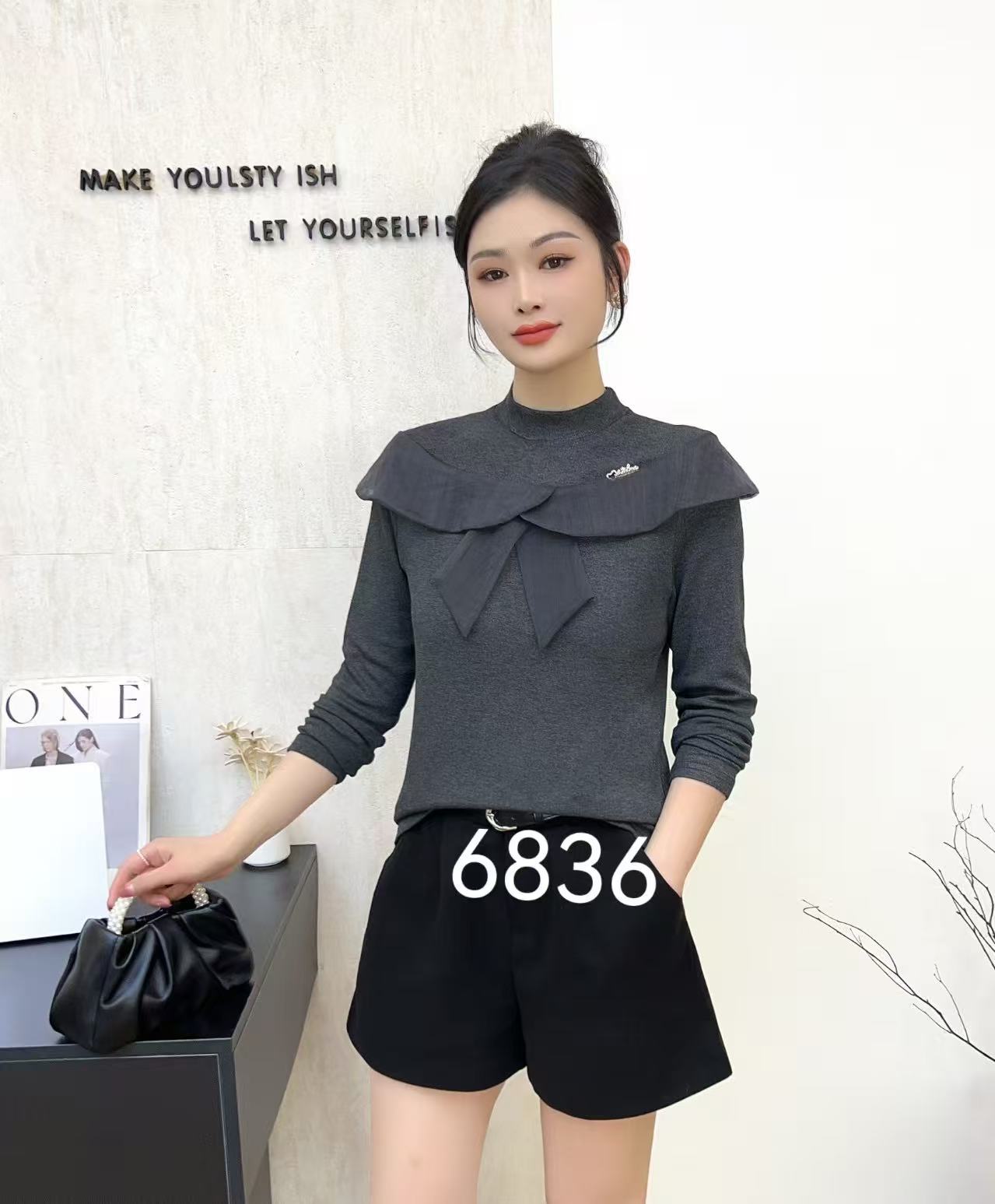 2025年冬季新款百搭时尚纯色设计款女士蝴蝶结半高领打底衫D6836