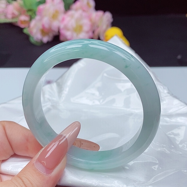 翡翠未镶嵌手镯?****晴54圈