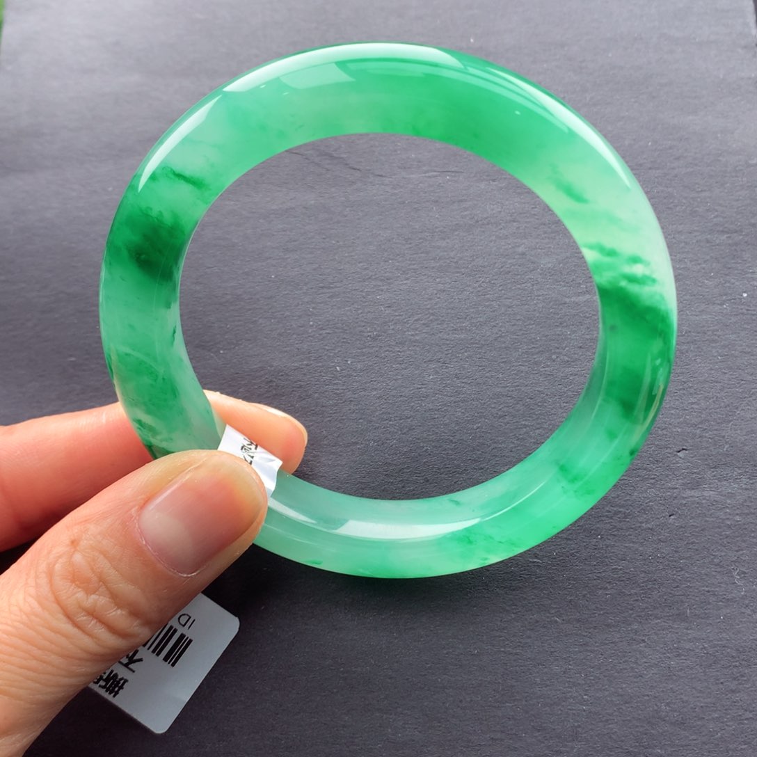 【闪购商品】未镶嵌手镯石英质玉