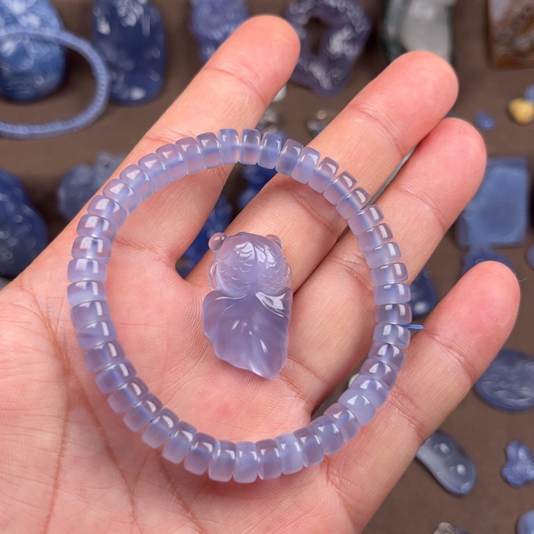 苏***蓝玛瑙/玉髓颈饰未镶嵌蓝玛瑙金鱼手链套装一对