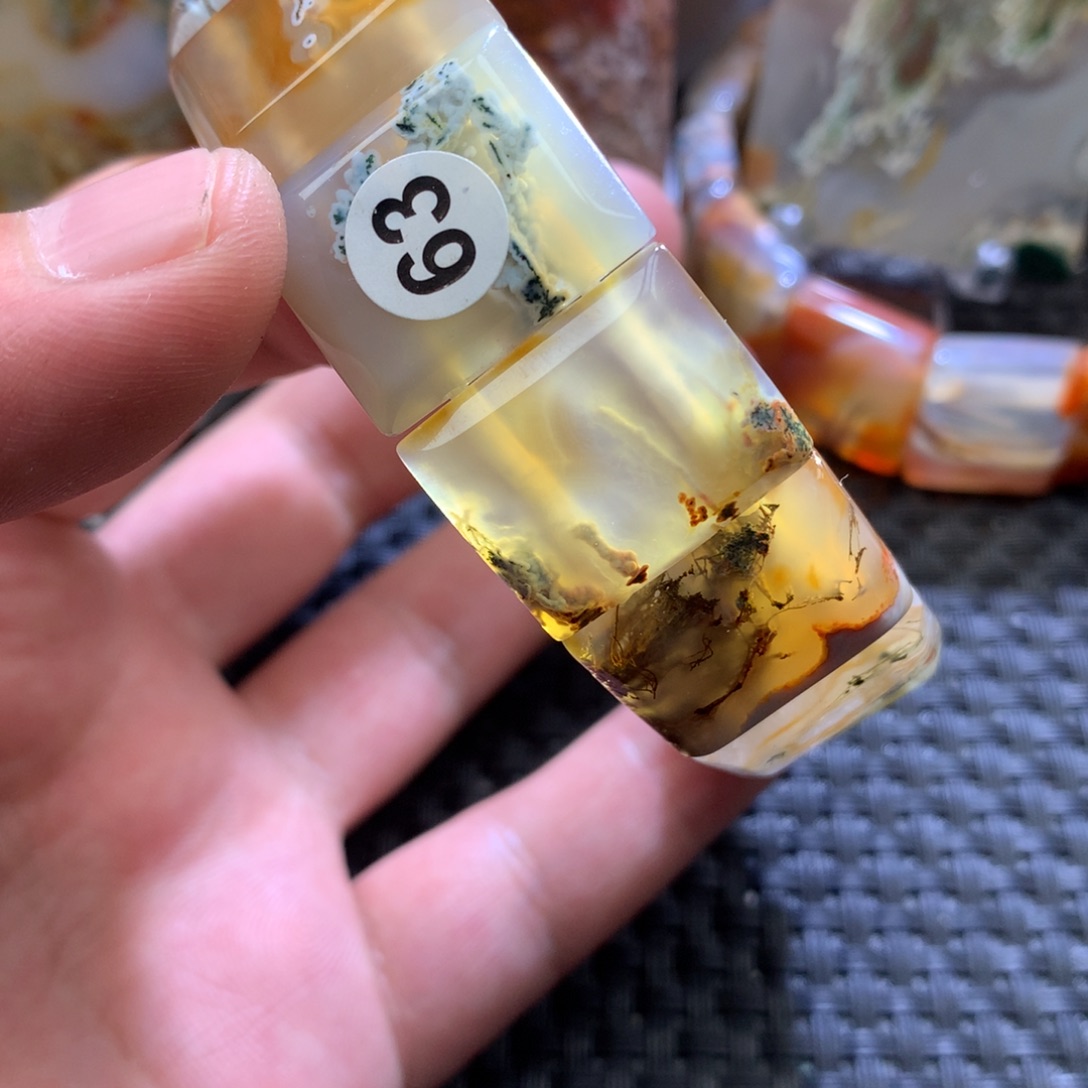 未镶嵌颈饰玛瑙/玉髓甬*堂