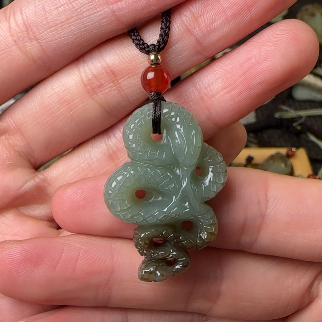 和田玉颈饰未镶嵌