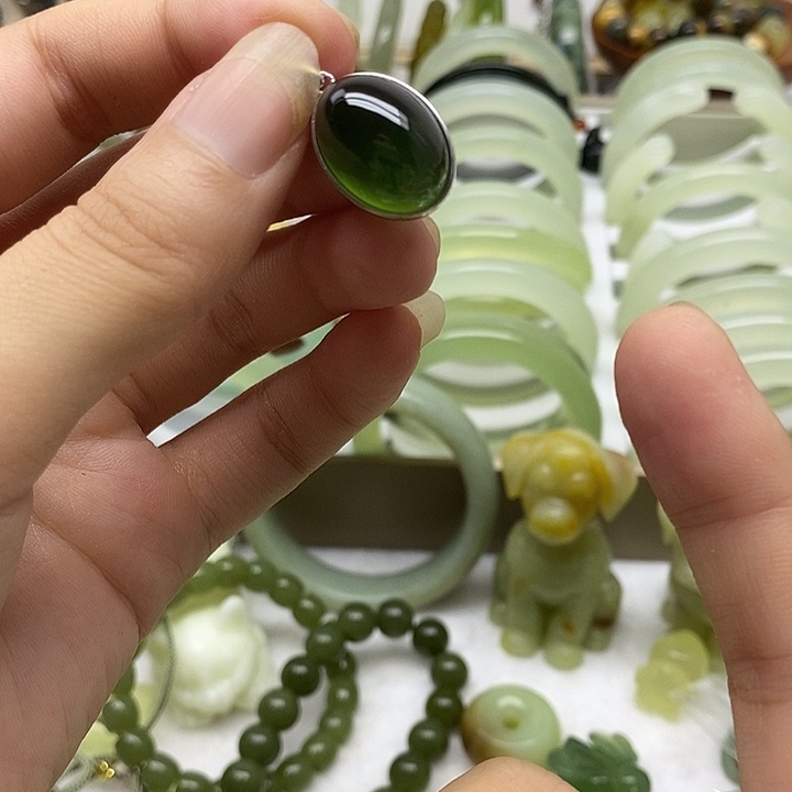 蛇纹石玉合金颈饰