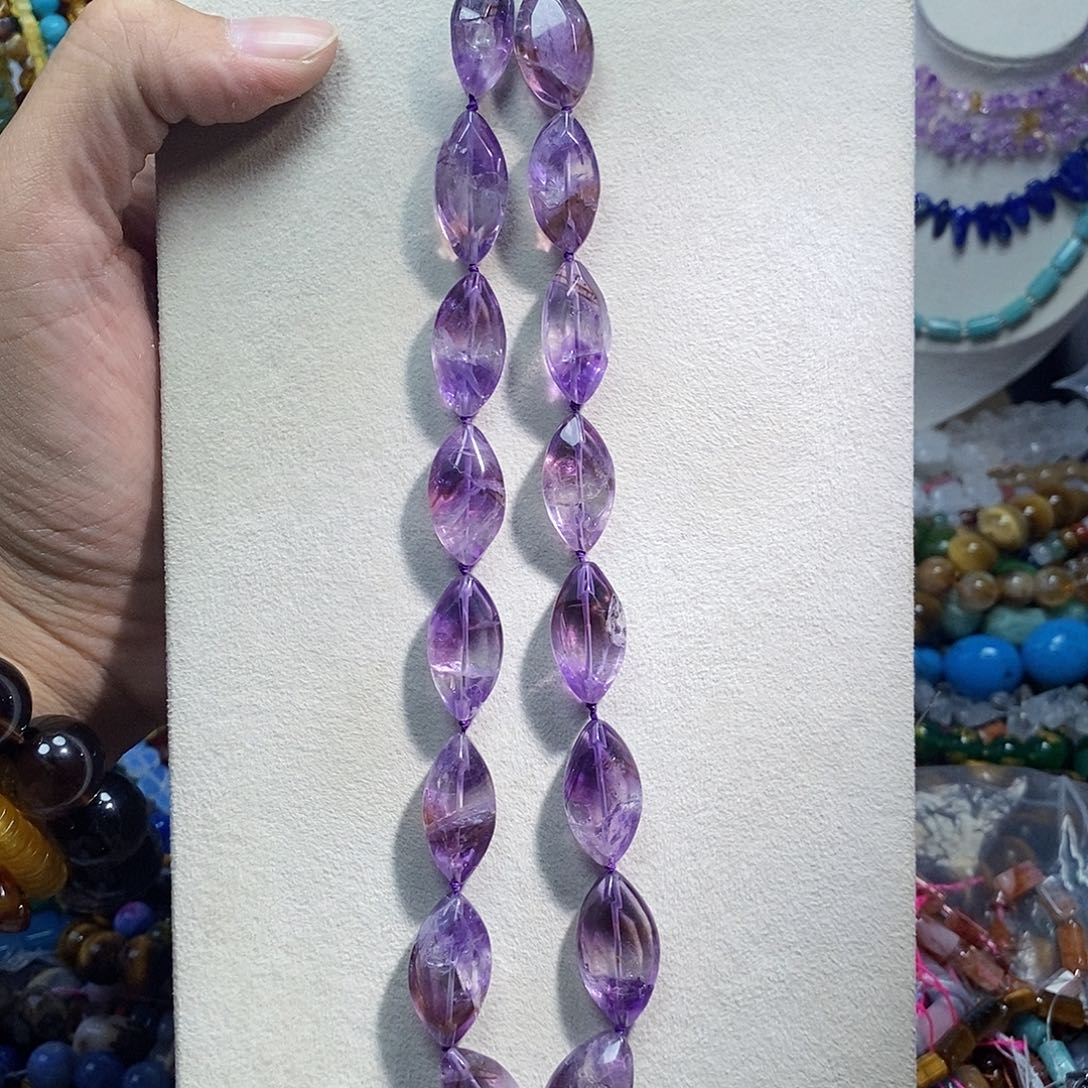 石英质玉未镶嵌，天然紫水晶马眼13×24×8mm，