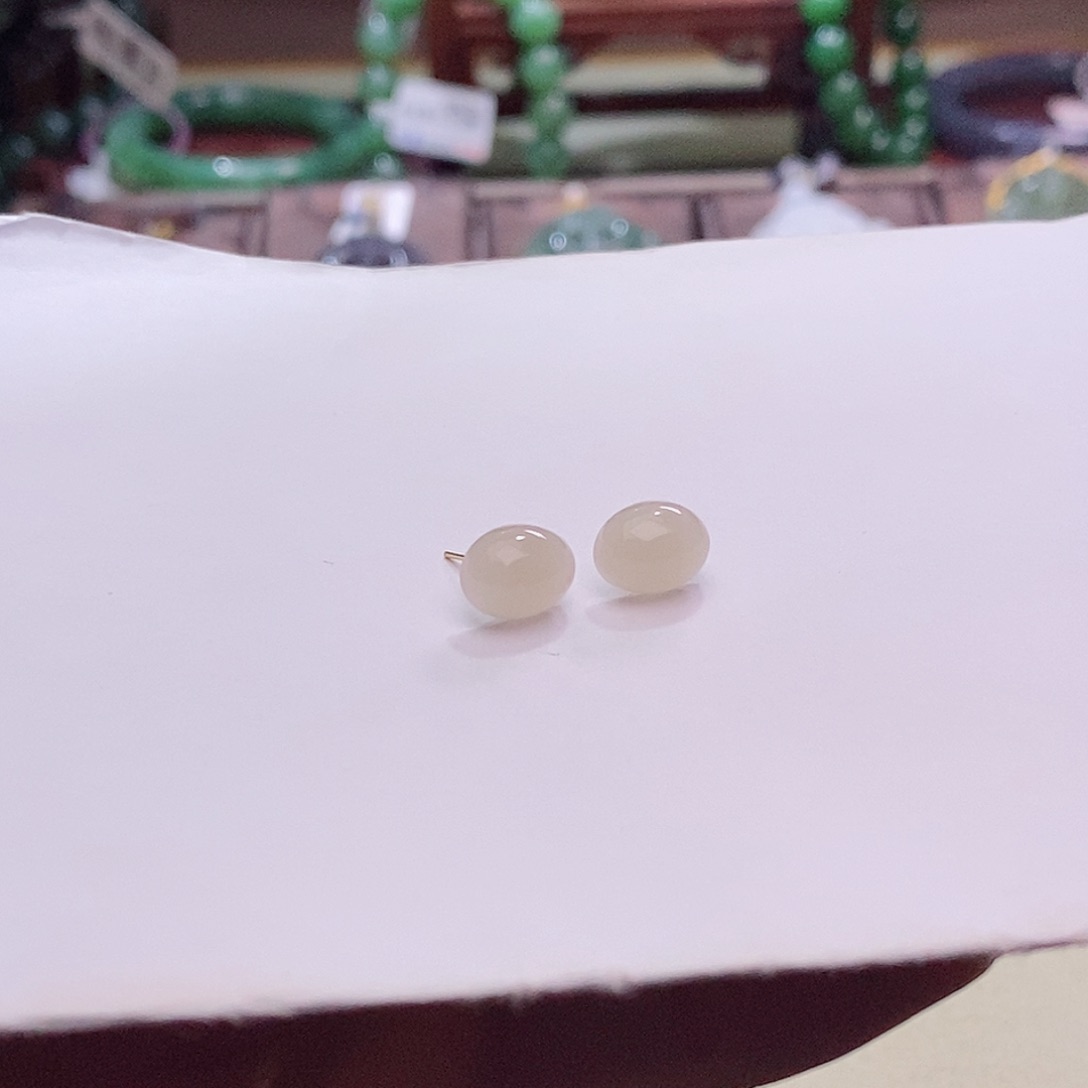 和田玉未镶嵌颈饰藕粉金镶蛋面耳钉