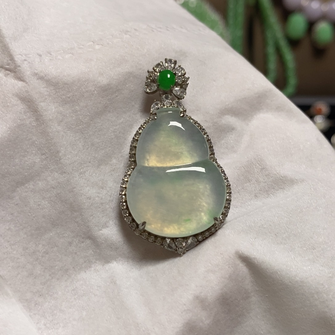 翡翠颈饰银S925镶嵌天然翡翠