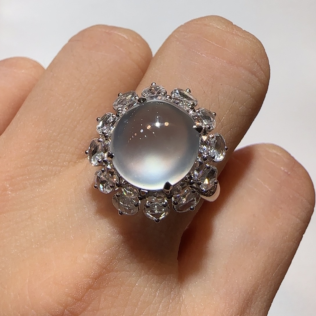 翡翠18K金镶嵌戒指蛋面