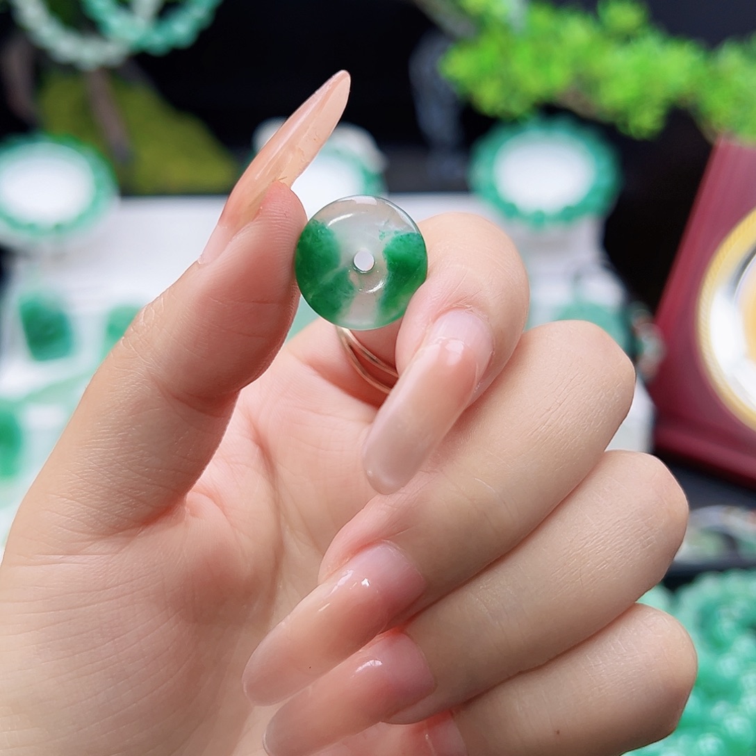 石英质玉（非洲翠）未镶嵌吊坠(赠链)