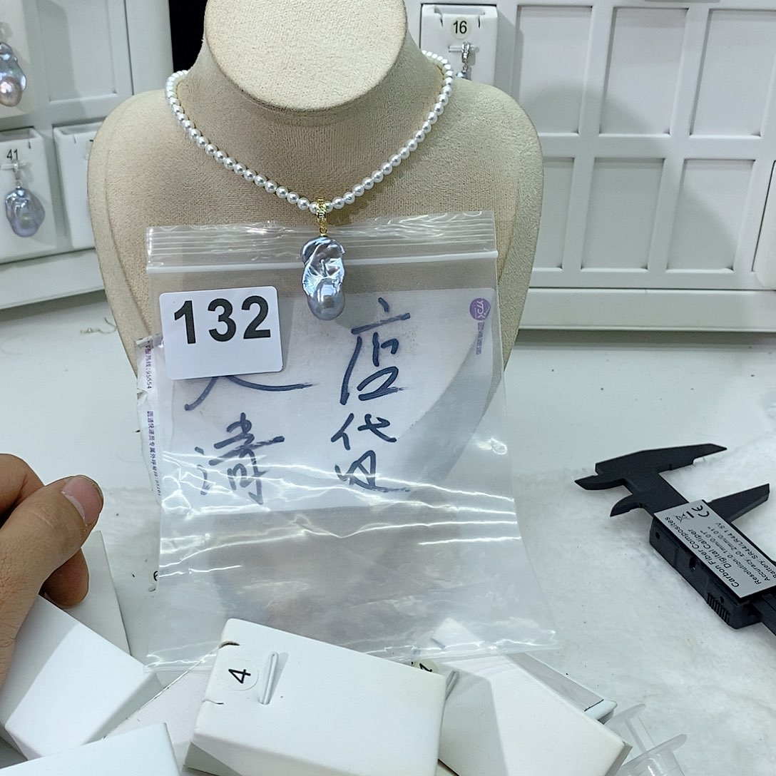 淡水珍珠颈饰合金