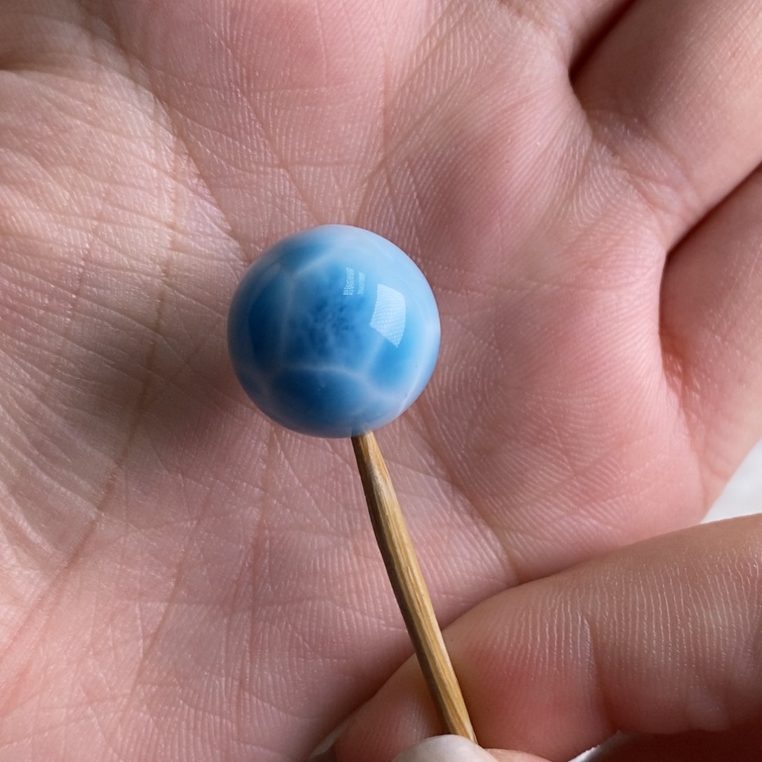 针钠钙石（海纹石）未镶嵌颈饰上**萝