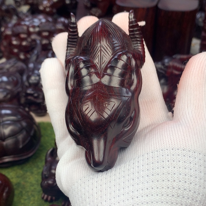 绿***山檀香紫檀（小叶紫檀）