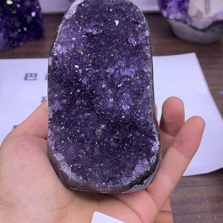 紫晶未镶嵌大型摆件（非配饰）