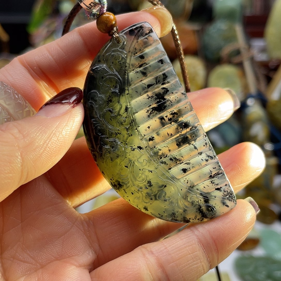 岫玉颈饰未镶嵌岫玉水墨梳子