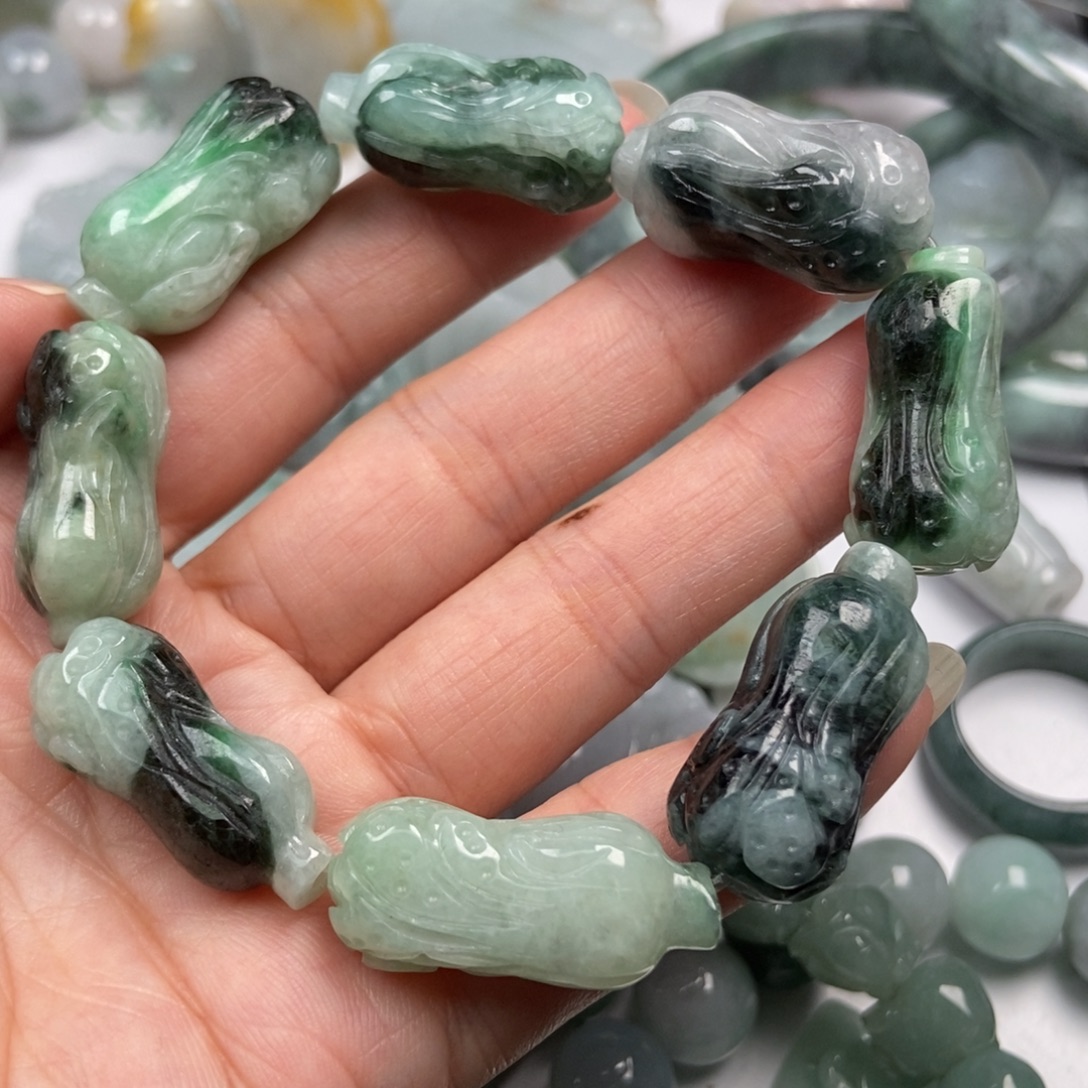 翡翠未镶嵌颈饰翡翠