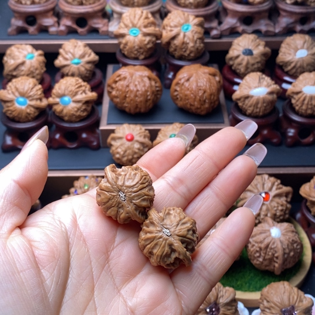 S***淇吊坠文玩核桃猫耳朵