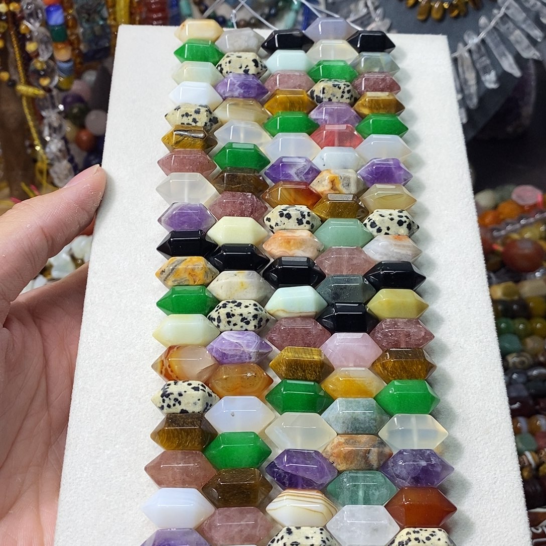 石英质玉未镶嵌，多宝双尖10×20mm，20颗，