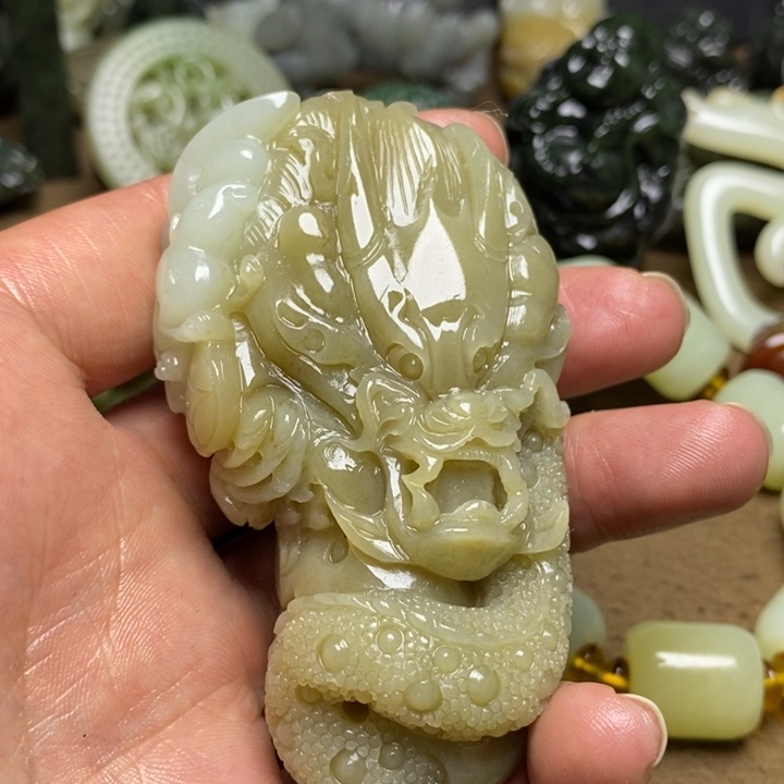 和田玉未镶嵌颈饰