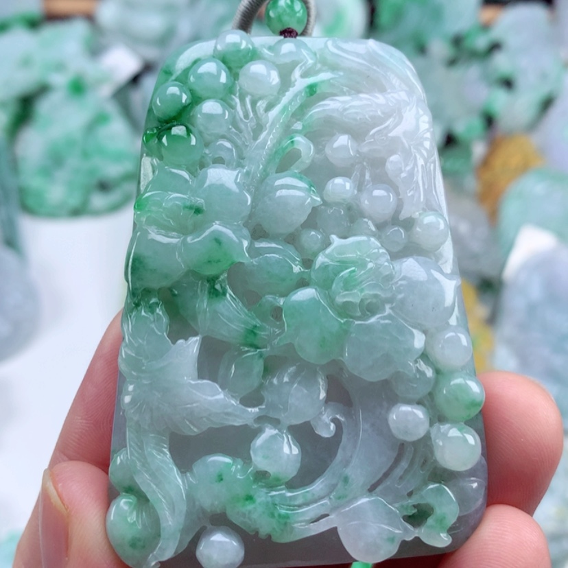 【闪购商品】翡翠吊坠(不含链)未镶嵌