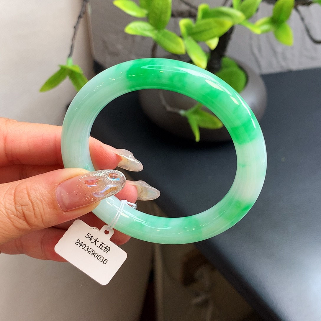 翡翠未镶嵌手镯54满圈阳绿圆条（具体价格咨询客服）