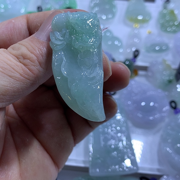 翡翠未镶嵌颈饰天然翡翠A货吊坠