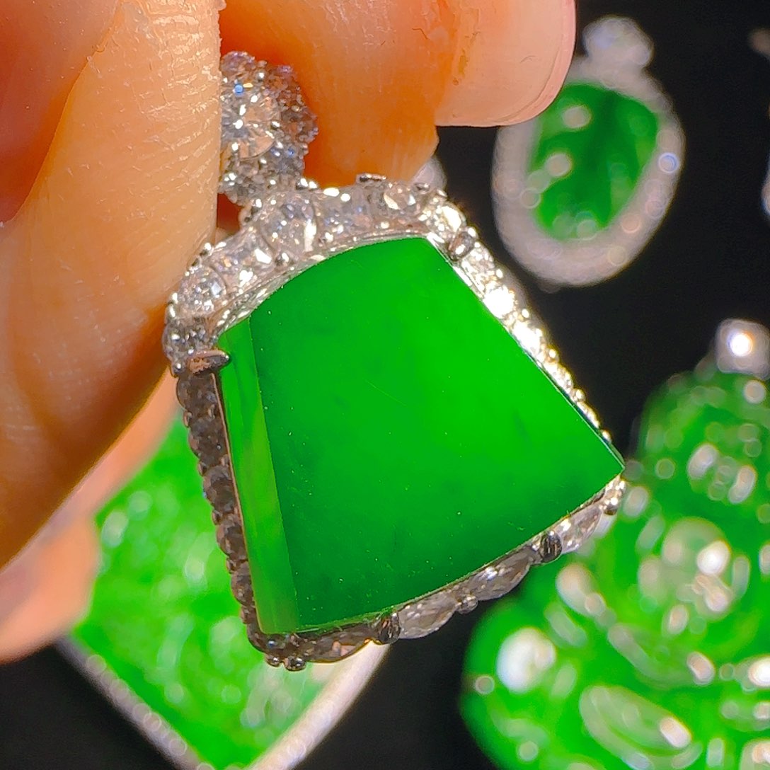 翡翠吊坠(赠链)银S925镶嵌