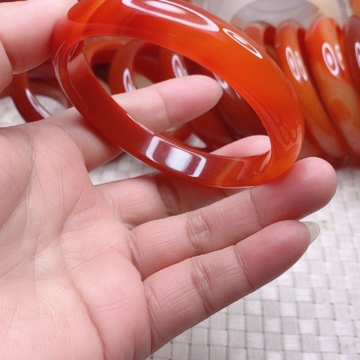 玛瑙/玉髓手镯未镶嵌