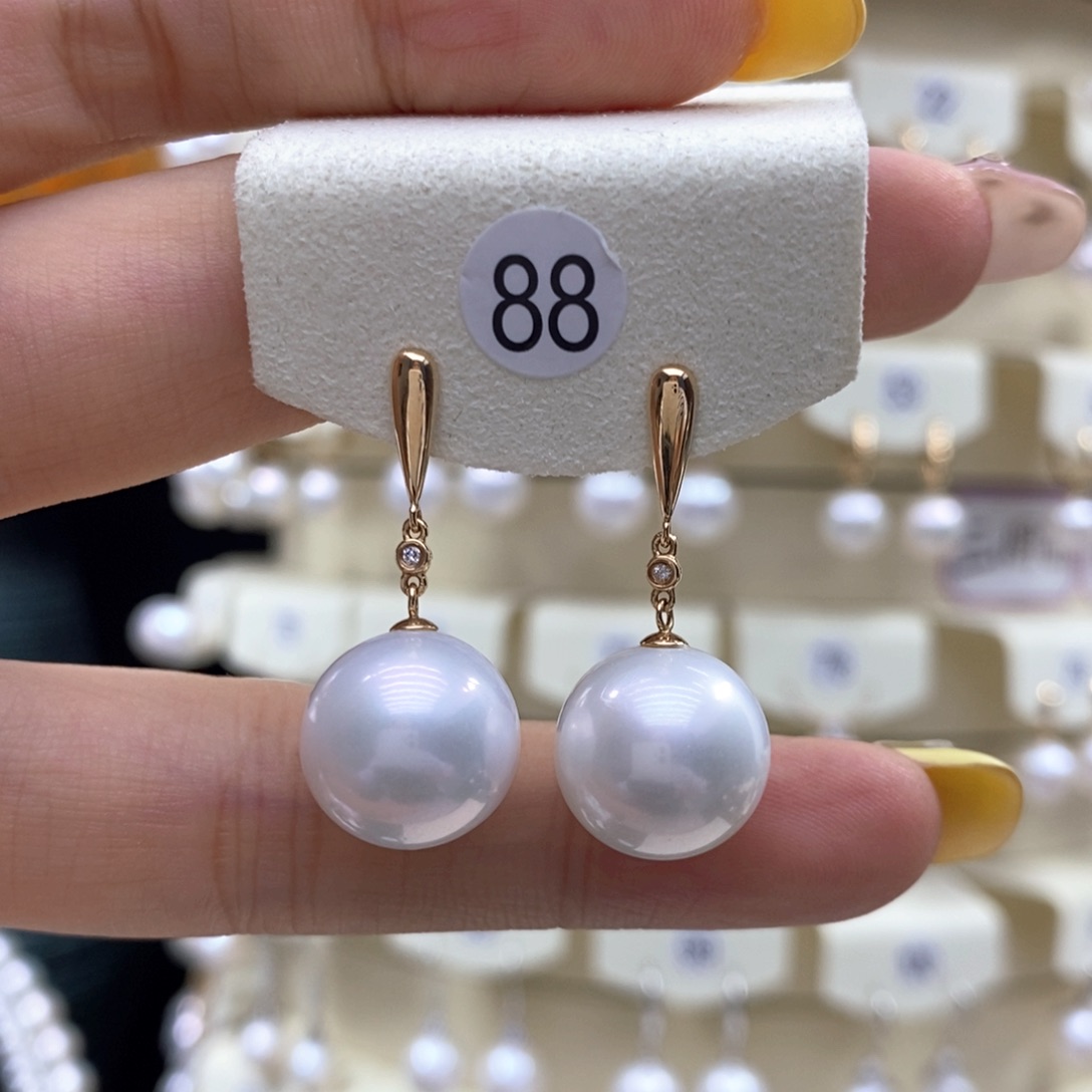 18K金镶嵌淡水珍珠耳饰