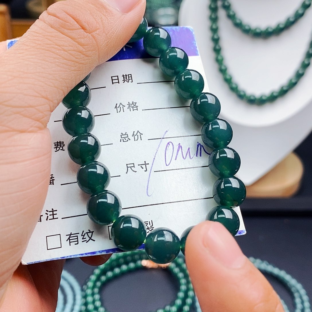 翡翠手链未镶嵌翡翠